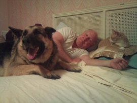 Heavy Last Day Schedule for Huntington Mayoral Campaign Equal support by dog and cat for Mayor